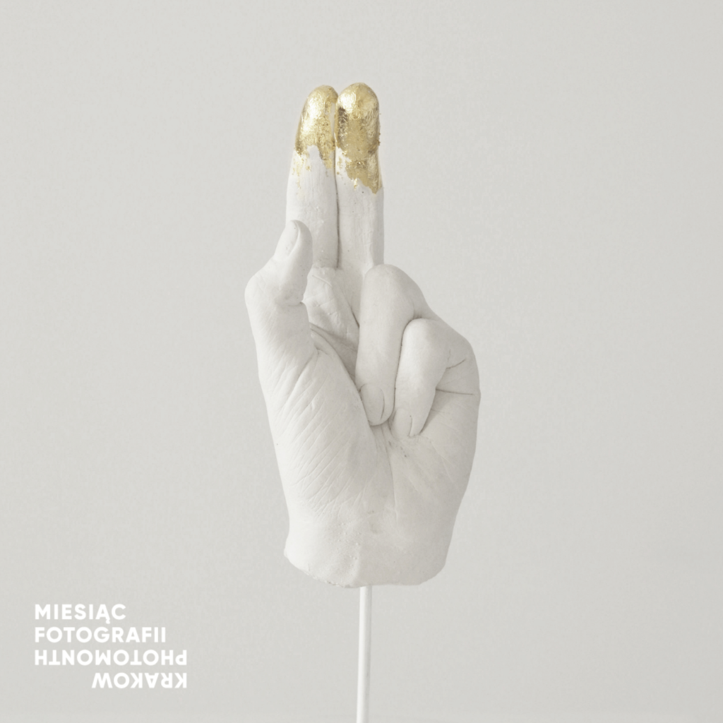 Maciek Cholewa, Ci, którzy niosą światło, 2018, obiekt